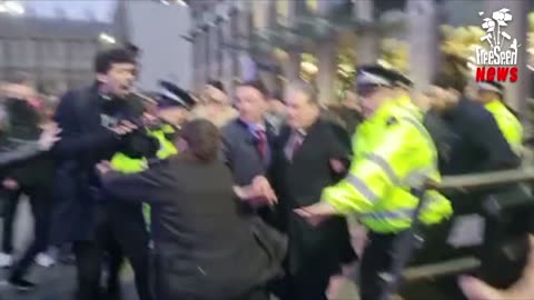 Keir Starmer, David Lammy, and protesters cross paths outside New Scotland Yard