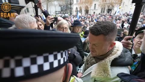 Police have seized Tommy Robinson for the crime of journalism