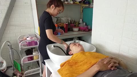 100% relax - shave face, massage head and shampoo with cute young girl