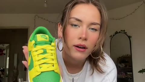 750Kicks Unboxing: Nike Dunk Low Reverse Brazil with @Juliahorsten - Winter Style Outfits - Styling