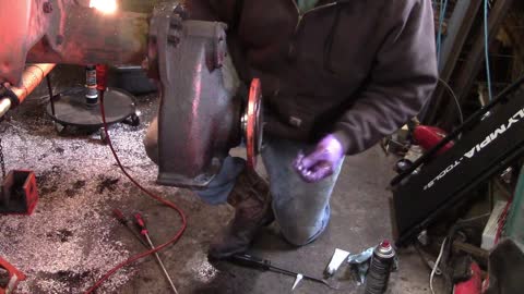 Rear axle seals on Allis Chalmers WD tractor