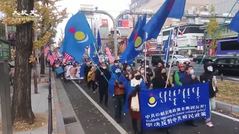 Japan even marches for Trump! Wake Up America!