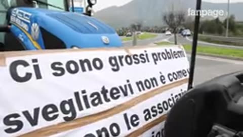 Farmers' protests this time in Italy... #shorts #viral #trending