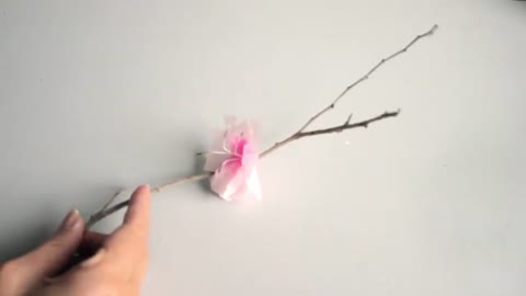 Simple ideas for dry branches Decorating with Twigs Recycling Bottles Making Art at Home6