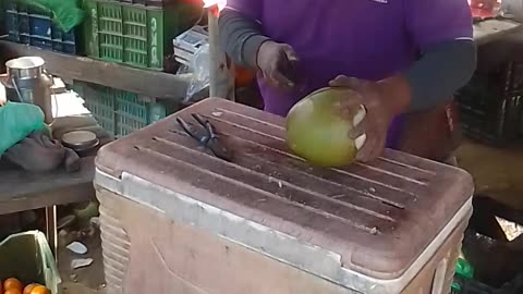 This is how u make fresh coconut juice