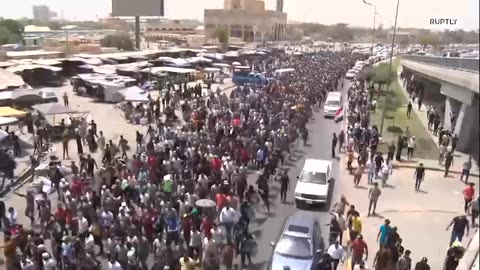 Employees protest in Baghdad demanding inclusion as part of food security law