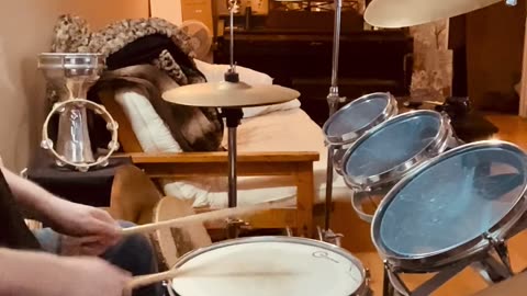 Bonzo Bonham Style Snare Solo (while maybe watching computer screen a little bit)