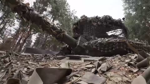 Russian T-72BZM Tank Attacks AFU Positions