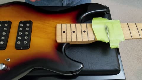 Quick & Easy tool-free guitar or bass fret cleaning and polishing - Do it yourself!