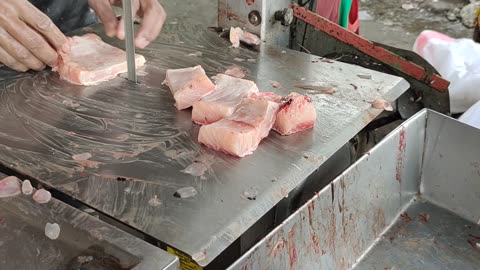 Big Rohu Fish Cutting By Machine In Fish Market Bangladesh