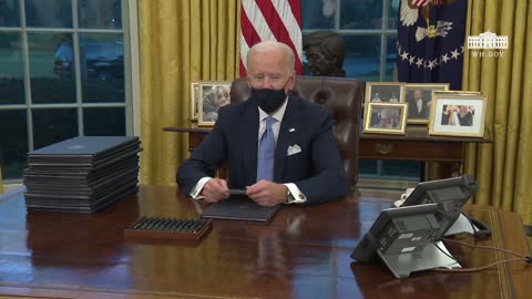 Trump walks past outside while the usurper biden is signing his illegal EOs