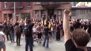 BLM organizer hides behind protestors for hours as NYPD try to arrest him for assaulting an officer