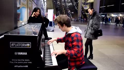 DANCE MONKEY METRO STATION PIANO PERFORMANCE LONDON