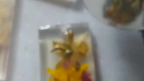 My creation made of jewelry resin, flowers!