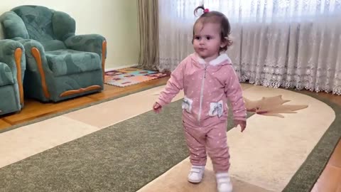 Funny_Dance_of_a_Cute_Baby
