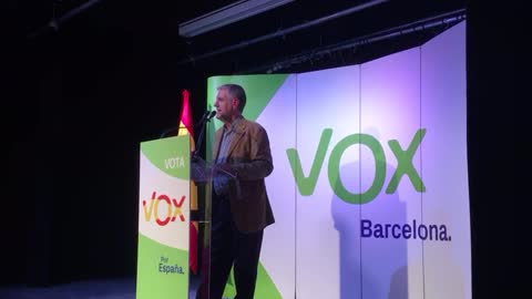 Juan Carlos Segura Just interviene en el mitin de VOX L en La Sagrera (Barcelona) (2)