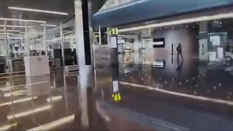 Doha Airport 🙋🇺🇸🇵🇰🎧💔⭐❣️🖤❤️😘❤️‍🩹🚬👍🤕🥀💙🫀💯🕊️💫🤍