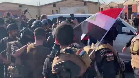 Iraqi Prime Minister Mustafa al-Kazimi, surrounded by guards, arrived in the city of Nasiriyah