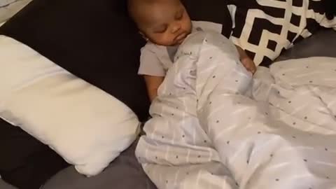 This is the funniest baby ever 🤣🤣funny baby 🤣😀😀😀😀😀❤️❤️😘😘