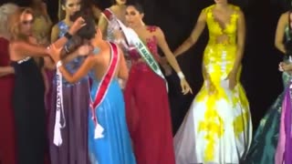 OMG!!! Violent girl fight during Beauty Pageant In Brazil