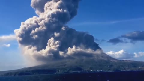 Top 5 Volcano Eruptions Caught on Camera