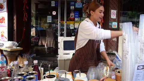 Ploysai Famous Coffee Beautiful Lady in Bangkok - Thai Street Food