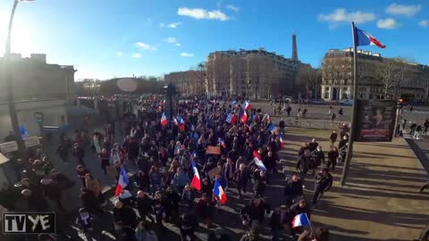 MY BEAUTIFUL FRENCH PATRIOTS STILL HOLDING THE LINE!!! VIVE LA LIBERTÉ!!!