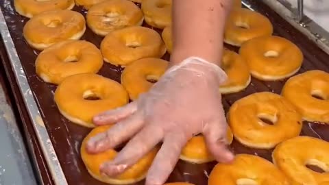 The BUSIEST DONUT FACTORY in the WORLD! Carl’s Donuts in Las Vegas