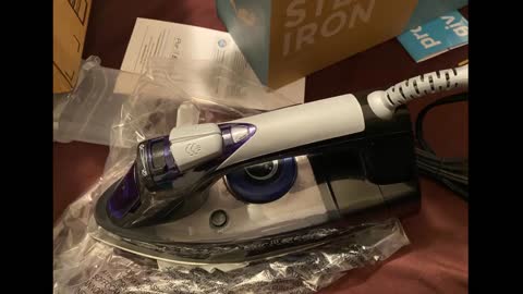 Review: Professional Grade 1700W Steam Iron for Clothes with Rapid Even Heat Scratch Resistant...