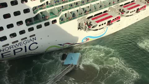 Cruise Ship Crashes while Coming into Port