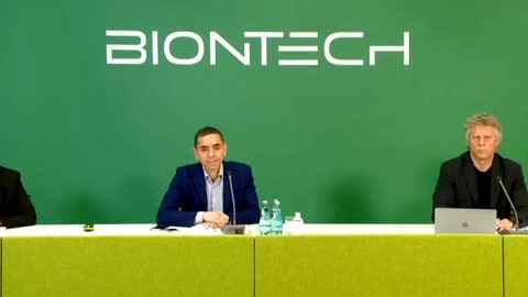 BioNTech CEO Uğur Şahin: Man skal have 3 vacciner for Omicron varianten