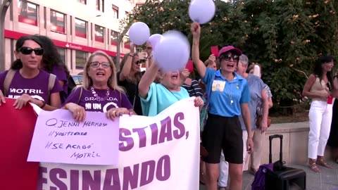 Spaniards rally in support of Jenni Hermoso