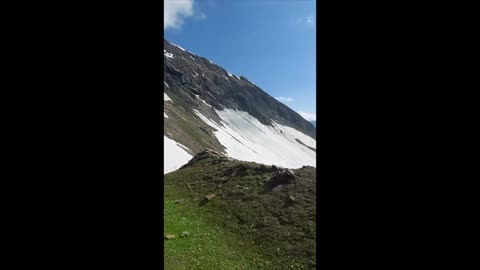 The Marvelous Mountains are covered with a layer of snow.