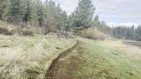 The Dry River Bed Loop Section of Deschutes River Trail – Central Oregon – 4K