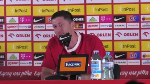 Robert Lewandowski's awkward Lionel Messi exchange with journalist _ ESPN FC