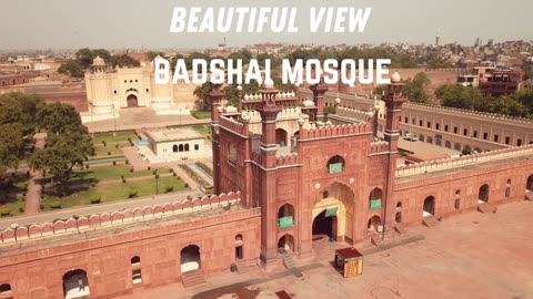 BEAUTIFUL VIEW OF BADSHAI MOSQUE