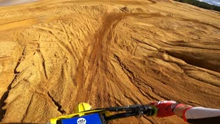 SUZUKI RMZ250 RIPS IN THE SAND PITS!