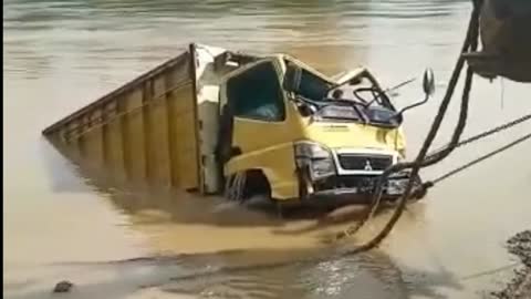 Tak terduga Penyeberangan desa pasir Mayang tenggelam dan memakan 1 korban