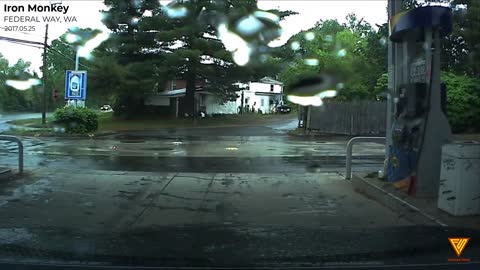 Close call captured on Dash Cam 2017.05.25 — FEDERAL WAY, WA