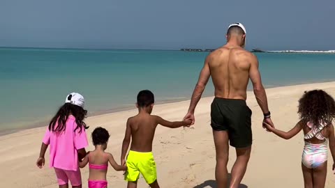 Crazy video of Christiano Ronaldo walking with his family