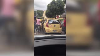 Video registró pelea en plena vía de Bucaramanga