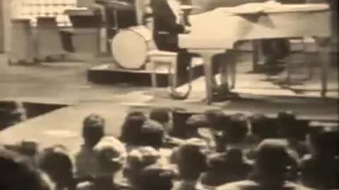 Jerry Lee Lewis -Great balls of fire & Breathless (Live 1958)