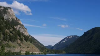 Secuencia de Atardecer en Lago que Contiene los 'Primeros Restos de la Vida'