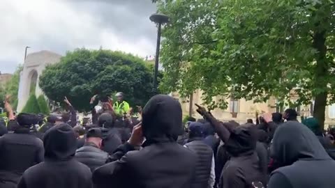 Gangs of masked Muslims in Bolton chant "F*ck the EDL"