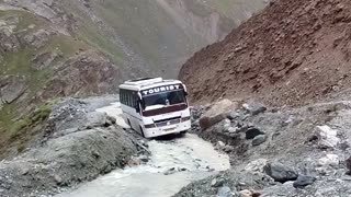 manali leh road swagtam tours