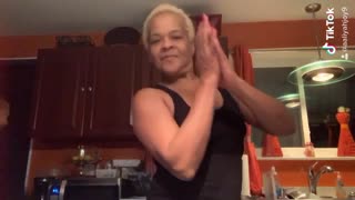 Aaliyah with her mother & grandmother dancing