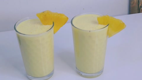 Pineapple Banana Turmeric Smoothie | Anti Inflammatory Smoothie recipe | Tropical Smoothie recipe