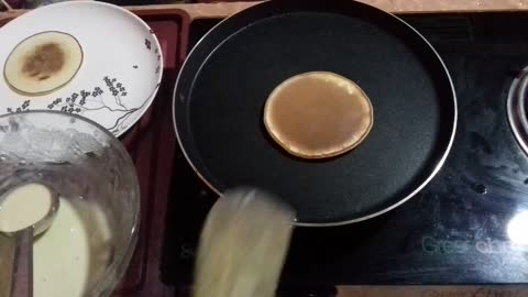 Dorayaki - Japanese pan cake (in a easy, quick & simple way)