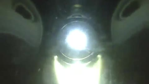 Efeito caleidoscópio usando a luz da lanterna, para festa ou mesmo discoteca! [Nature & Animals]