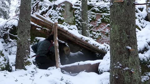 Finding Shelter in Snow! WINTER FOREST Camping in a Cozy Hideout